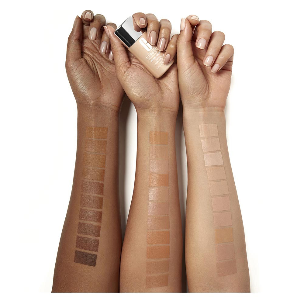 30 ml liquid cream foundation in warm golden shade, unisex, SPF 15