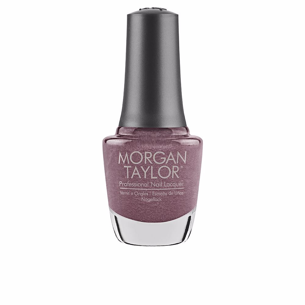 15 ml mauve cream nail lacquer in clear glass bottle with ergonomic cap