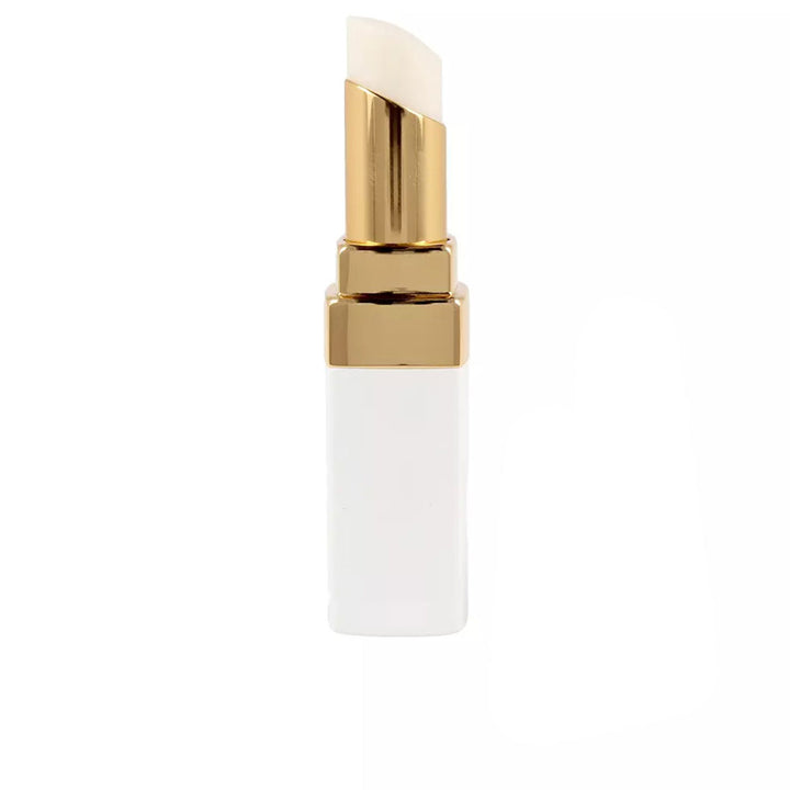 3.5 g hydrating lip balm in pale pearlescent shade, compact tube