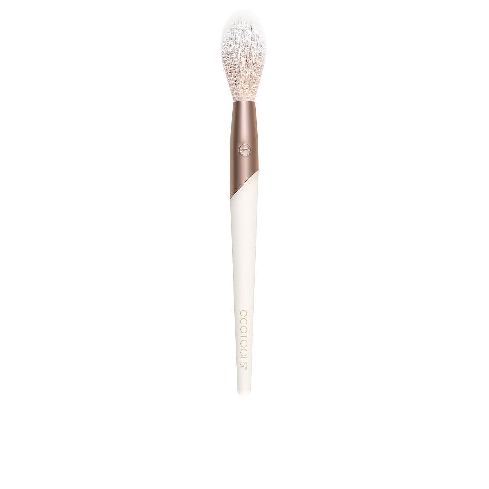 Tapered synthetic makeup brush for precise highlighter application, vegan and compact