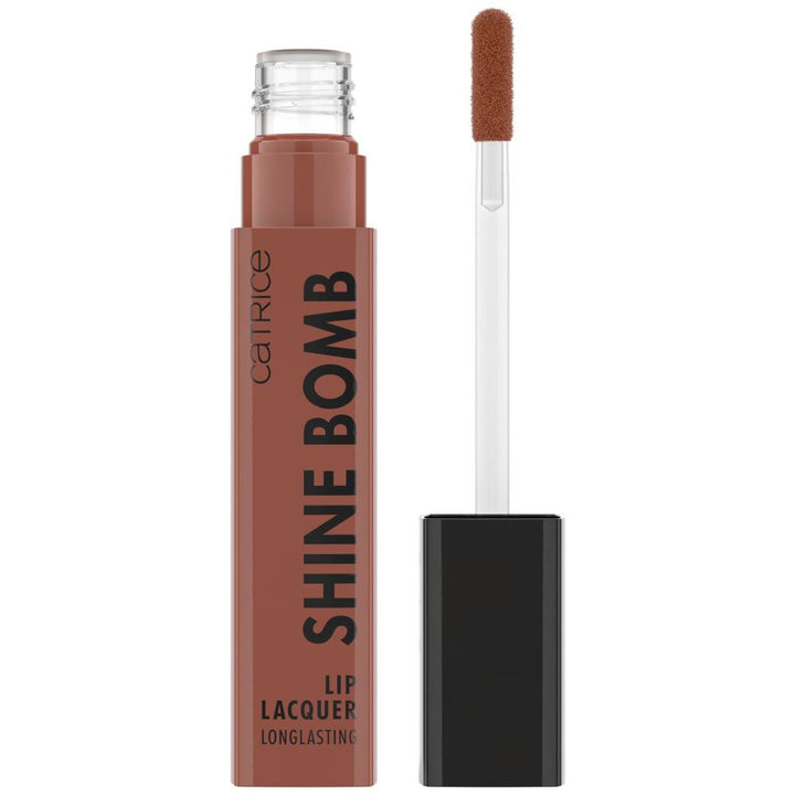 3 ml glossy liquid lipstick in soft rose shade, compact wand applicator