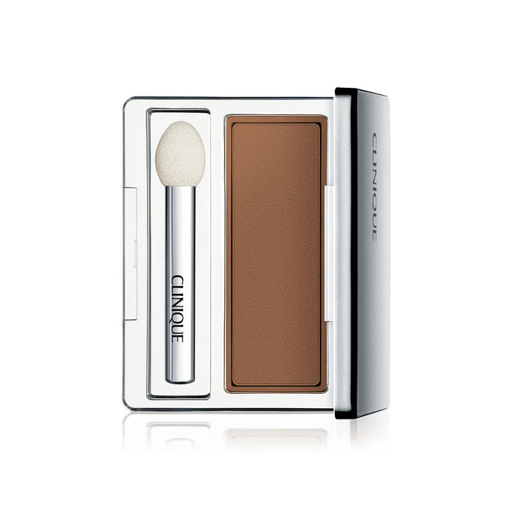 Metal compact eyeshadow, cream-to-powder finish, 2.2 g, sponge applicator