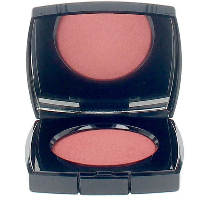 Compact 8 g cream-to-powder blush in rose shade, small round pan