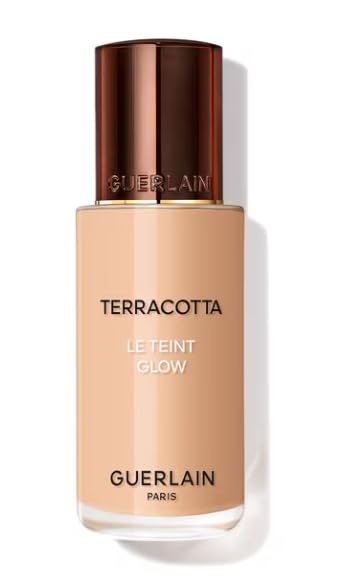30 ml pump bottle of lightweight luminous fluid foundation, shade 4W