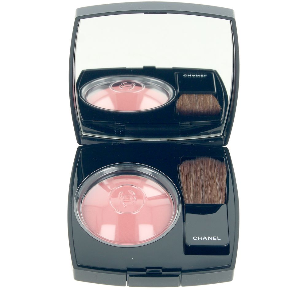 Compact 4 g powder blush in warm rose with small application brush