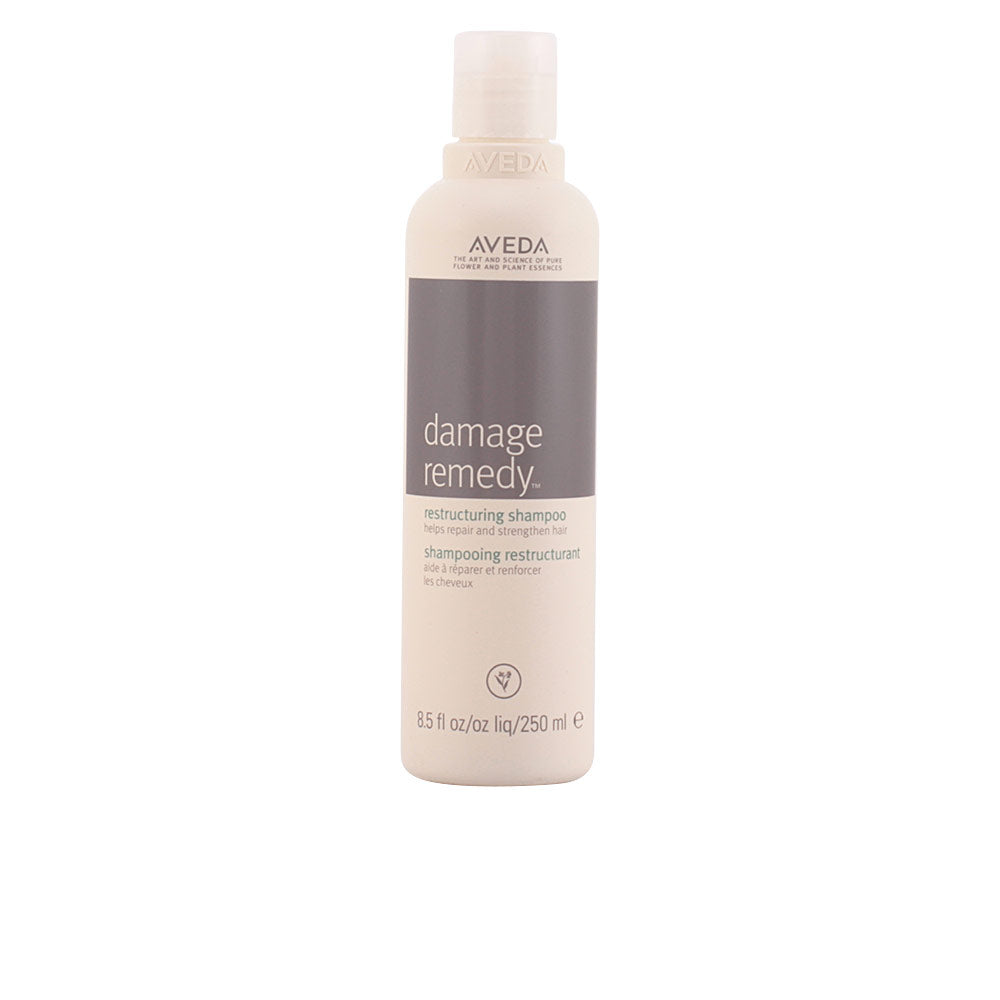 250 ml bottle of restructuring shampoo for damaged, coloured hair with quinoa protein