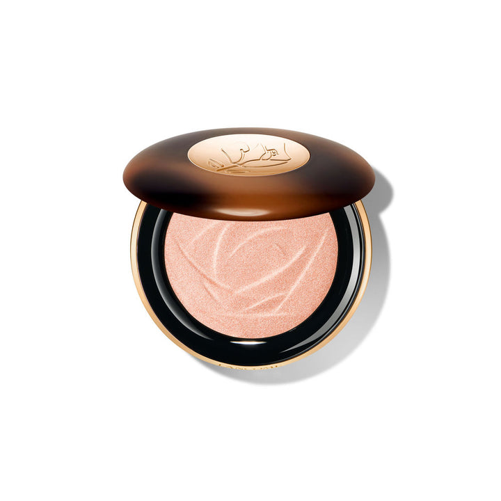 Compact illuminating powder with pearl finish, 10 g, shade 03